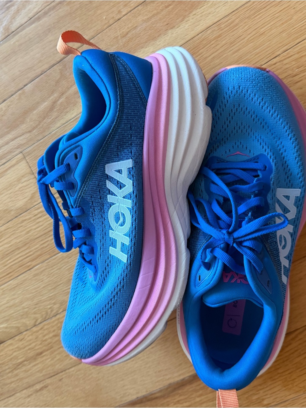 Bondi 8 Hoka Running Shoes View 3